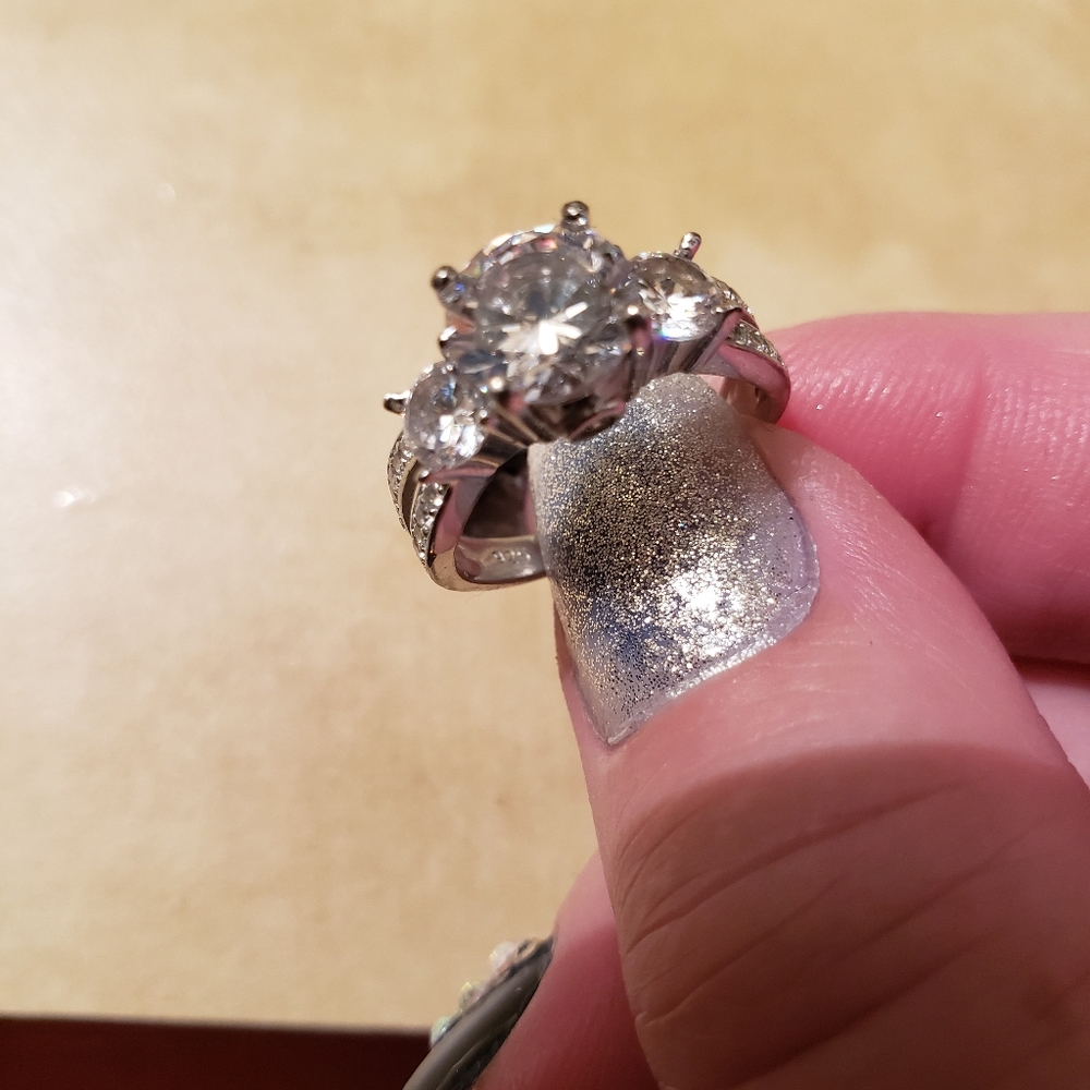 2 tcw Sterling Silver Past, Present, Future ring - Picture 8 of 16